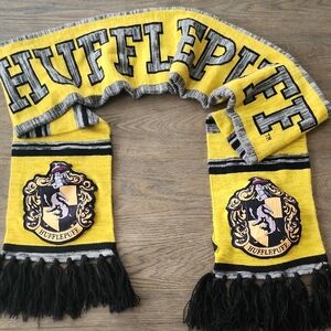 Hufflepuff Scarf - Yellow and Black